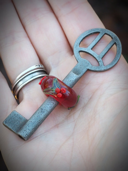 Scarlet Yule Key