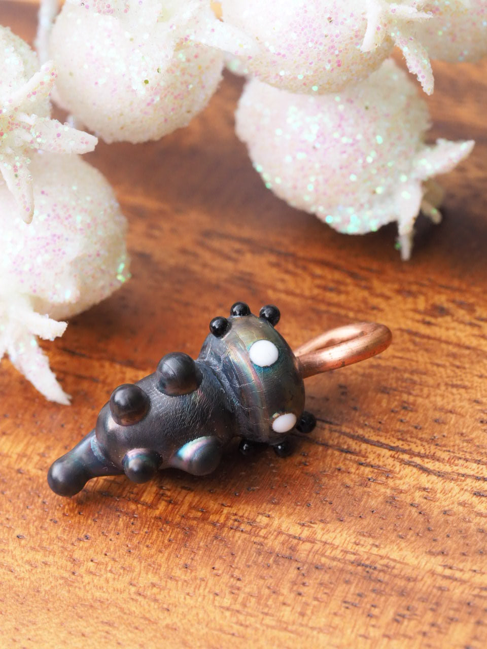 Metallic Axolotl Pendant 🖤✨